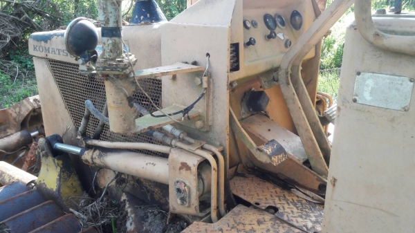 ขายรถแทรคเตอร์ KOMATSU D20P-5 ใบมีดสไลได้ 8 ทิศทาง ตีนเป็ด ราคา 170000