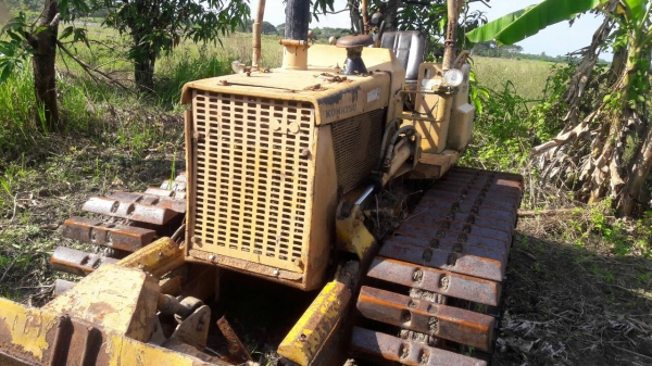 ขายรถแทรคเตอร์ KOMATSU D20P-5 ใบมีดสไลได้ 8 ทิศทาง ตีนเป็ด ราคา 170000