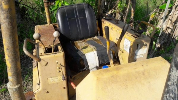 ขายรถแทรคเตอร์ KOMATSU D20P-5 ใบมีดสไลได้ 8 ทิศทาง ตีนเป็ด ราคา 170000