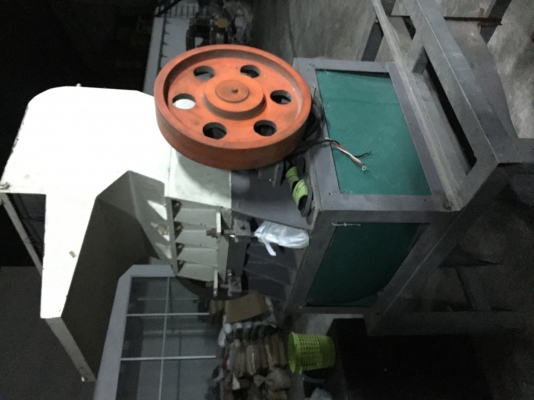 ขายเครื่องบดพลาสติก15แรงฟันตรงของๆไทยปาก24นิ้วครับ