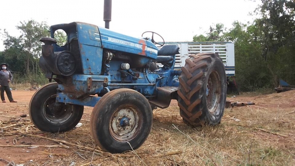 / รถไถFORD 5000 (77) T5 เพลาเดียว ตัวเปล่า เดิมบาง ไม่มีเล่ม **ขาย FORD 77 (5000) T5 เสื้อเรียบ รถไถ1เพลา ตัวเปล่า สภาพเดิมบาง พร้อมใช้งาน ราคาถูก TRACTOR FORD 5000 (77) T5 เสื้อเรียบ ปั้มแบน ไอดีเหลี่ยม เครื่อง/ปั้มเดิม/เกียร์/ท้าย เด