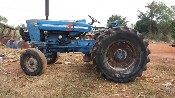 / รถไถFORD 5000 (77) T5 เพลาเดียว ตัวเปล่า เดิมบาง ไม่มีเล่ม **ขาย FORD 77 (5000) T5 เสื้อเรียบ รถไถ1เพลา ตัวเปล่า สภาพเดิมบาง พร้อมใช้งาน ราคาถูก TRACTOR FORD 5000 (77) T5 เสื้อเรียบ ปั้มแบน ไอดีเหลี่ยม เครื่อง/ปั้มเดิม/เกียร์/ท้าย เด