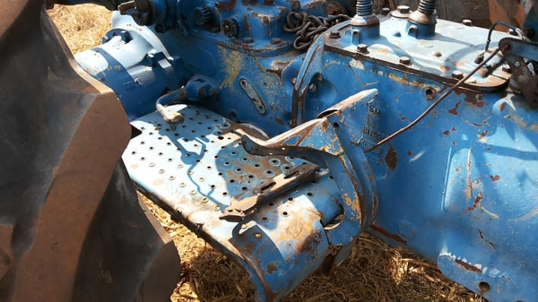 / รถไถFORD 5000 (77) T5 เพลาเดียว ตัวเปล่า เดิมบาง ไม่มีเล่ม **ขาย FORD 77 (5000) T5 เสื้อเรียบ รถไถ1เพลา ตัวเปล่า สภาพเดิมบาง พร้อมใช้งาน ราคาถูก TRACTOR FORD 5000 (77) T5 เสื้อเรียบ ปั้มแบน ไอดีเหลี่ยม เครื่อง/ปั้มเดิม/เกียร์/ท้าย เด