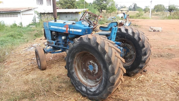 / รถไถFORD 5000 (77) T5 เพลาเดียว ตัวเปล่า เดิมบาง ไม่มีเล่ม **ขาย FORD 77 (5000) T5 เสื้อเรียบ รถไถ1เพลา ตัวเปล่า สภาพเดิมบาง พร้อมใช้งาน ราคาถูก TRACTOR FORD 5000 (77) T5 เสื้อเรียบ ปั้มแบน ไอดีเหลี่ยม เครื่อง/ปั้มเดิม/เกียร์/ท้าย เด