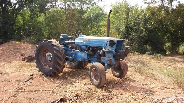 / รถไถFORD 5000 (77) T5 เพลาเดียว ตัวเปล่า เดิมบาง ไม่มีเล่ม **ขาย FORD 77 (5000) T5 เสื้อเรียบ รถไถ1เพลา ตัวเปล่า สภาพเดิมบาง พร้อมใช้งาน ราคาถูก TRACTOR FORD 5000 (77) T5 เสื้อเรียบ ปั้มแบน ไอดีเหลี่ยม เครื่อง/ปั้มเดิม/เกียร์/ท้าย เด