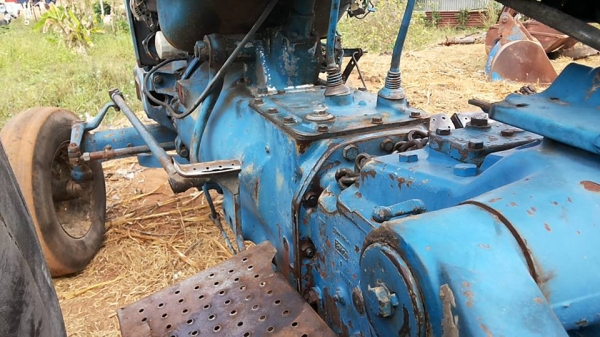 / รถไถFORD 5000 (77) T5 เพลาเดียว ตัวเปล่า เดิมบาง ไม่มีเล่ม **ขาย FORD 77 (5000) T5 เสื้อเรียบ รถไถ1เพลา ตัวเปล่า สภาพเดิมบาง พร้อมใช้งาน ราคาถูก TRACTOR FORD 5000 (77) T5 เสื้อเรียบ ปั้มแบน ไอดีเหลี่ยม เครื่อง/ปั้มเดิม/เกียร์/ท้าย เด