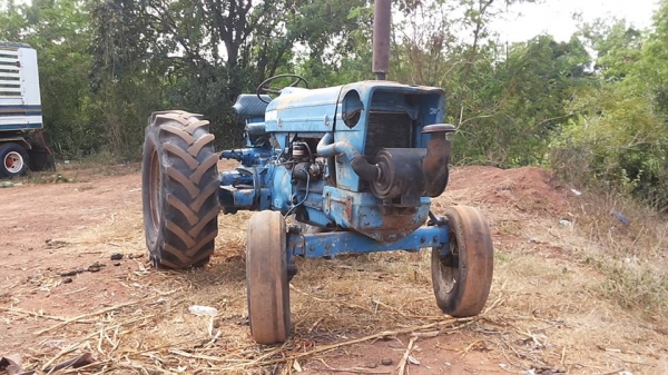 / รถไถFORD 5000 (77) T5 เพลาเดียว ตัวเปล่า เดิมบาง ไม่มีเล่ม **ขาย FORD 77 (5000) T5 เสื้อเรียบ รถไถ1เพลา ตัวเปล่า สภาพเดิมบาง พร้อมใช้งาน ราคาถูก TRACTOR FORD 5000 (77) T5 เสื้อเรียบ ปั้มแบน ไอดีเหลี่ยม เครื่อง/ปั้มเดิม/เกียร์/ท้าย เด