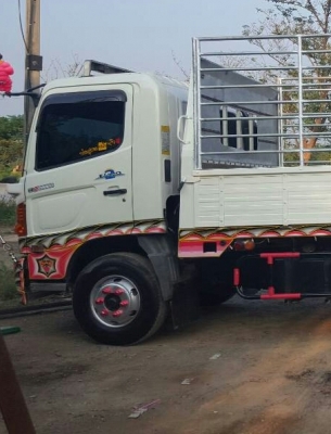 หกล้อ ฮีโน่ FC 4J 145ปี46 ยาว 5.50 ม สภาพดีสวยกริ๊ป ทะเบียนพร้อมโอน ราคา 680,000บ ต่อรอง