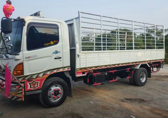 หกล้อ ฮีโน่ FC 4J 145ปี46 ยาว 5.50 ม สภาพดีสวยกริ๊ป ทะเบียนพร้อมโอน ราคา 680,000บ ต่อรอง