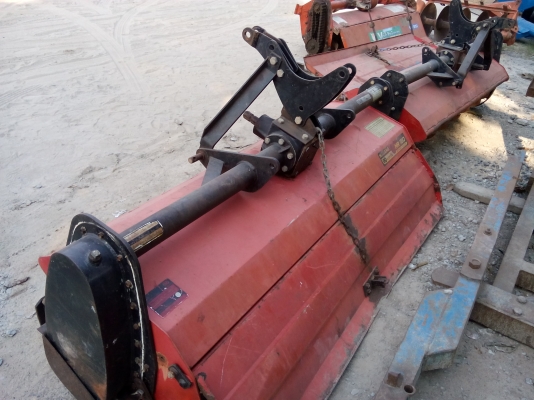 รถไถคูโบต้า 45 แรงม้า พร้อมอุปกรณ์ 3 ชิ้น ใช้งานเพียง 1800 ชม.เล่มทะเบียนพร้อม ราคาสุดคุ้ม สุดประหยัด มีที่นี่ที่เดียว