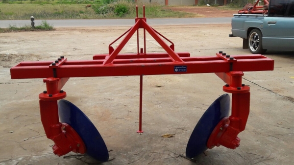 ขายผานยกร่องใส่รถไถคูโบต้ารุ่นMใบ24,26นิ้วยาว2.0เมตร