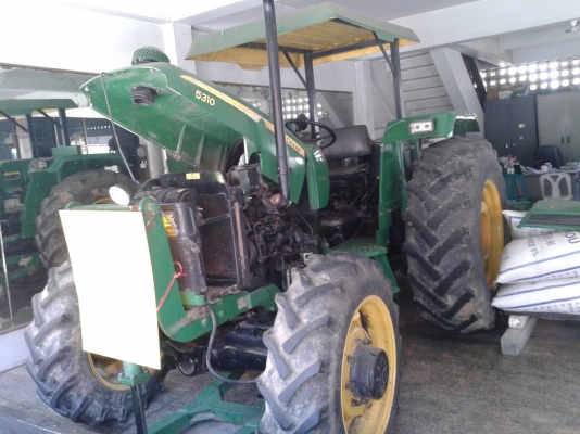 ขายด่วนรถไถ JOHN DEERE สองเพลา สภาพพร้อมใช้งาน เครื่องปี้มแรงดี อุปกรณ์2ชิ้น ผานหก ดันหน้า เอกสารเล่มทะเบียน