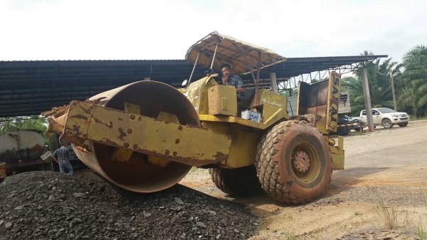 ขายรถบด SAKAI 10 ตัน เพลาเดี่ยว สั่นสะเทือน เอกสารเล่มทะเบียน ราคา 450000