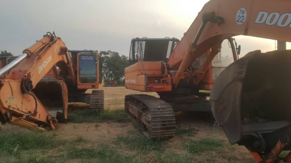ขายรถแบคโฮ DOOSAN 340 LC เอกสารอินวอย มี 4 คัน ราคาคันละ 2500000