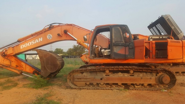 ขายรถแบคโฮ DOOSAN 340 LC เอกสารอินวอย มี 4 คัน ราคาคันละ 2500000