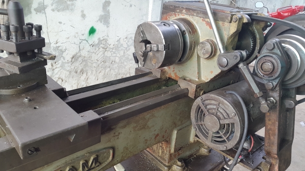 แท่นกลึงเล็ก 4 ฟุต 2 เพลา ไฟบ้าน พร้อมใช้งาน เครื่องใช้งานอยู่ 39,000