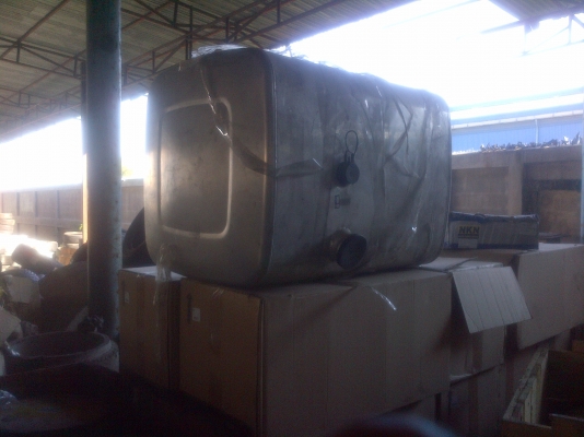 ขายถังน้ำมัน  400 ลิตร ราคา 15000 บาท โทร 0906208746