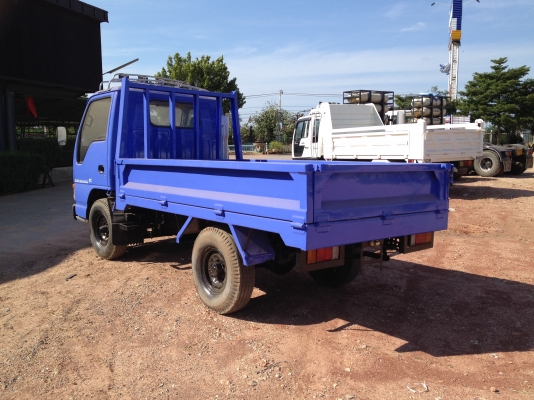 ราคาถูกๆต้อนรับปีใหม่ โทรหาวิได้เลยค่ะ  4 ล้อเล็ก NKR  กระบะคาร์โก้ ยาว 3.10 เมตร เครื่อง 4JB1 รถสวย ยาง 750/15 พร้อมเล่มเอกสารครบ โทร.