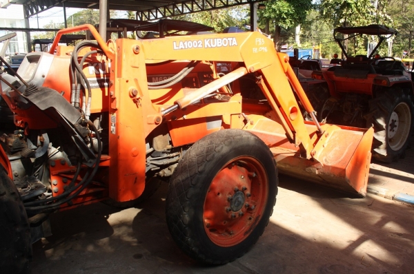 รถตัก KUBOTA M68