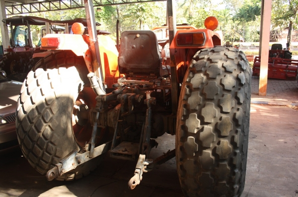 รถตัก KUBOTA M68