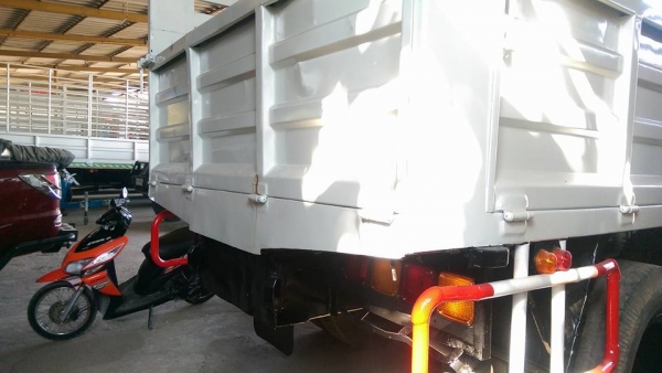 หลงยูโรทู518 เครื่อง 230 แรง เพลาเดียว กระบะเหล็ก ยาว 6 เมตร สภาพพร้อมใช้สุดๆ หลงยูโรทู518 เครื่อง 230 แรง เพลาเดียว กระบะเหล็ก ยาว 6 เมตร สภาพพร้อมใช้สุดๆ