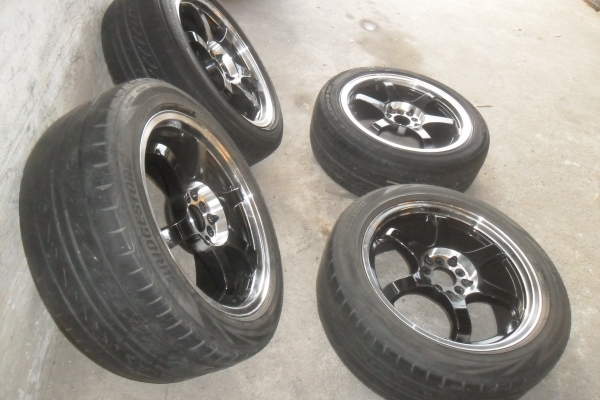 ล้อแม็ก17นิ้ว5รู100/114 พร้อมยาง สวยๆ 4 ล้อ ราคา 6900 บาท