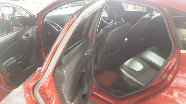 Ford Focus เครื่อง 2.0 ปี 12 ตัวท็อปสุด พร้อมใช้ รถไม่มีปัญหาใดๆทั้งสิ้น (เจ้าของร้อนเงินครับ) Ford Focus เครื่อง 2.0 ปี 12 ตัวท็อปสุด พร้อมใช้ รถไม่มีปัญหาใดๆทั้งสิ้น (เจ้าของร้อนเงินครับ)