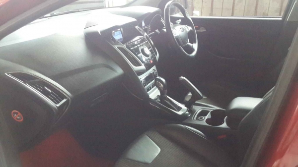Ford Focus เครื่อง 2.0 ปี 12 ตัวท็อปสุด พร้อมใช้ รถไม่มีปัญหาใดๆทั้งสิ้น (เจ้าของร้อนเงินครับ) Ford Focus เครื่อง 2.0 ปี 12 ตัวท็อปสุด พร้อมใช้ รถไม่มีปัญหาใดๆทั้งสิ้น (เจ้าของร้อนเงินครับ)