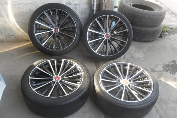 ล้อแม็ก18นิ้ว5รู114 พร้อมยาง สวยๆ 4 ล้อ ราคา 7900 บาท