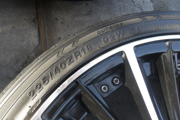 ล้อแม็ก18นิ้ว5รู114 พร้อมยาง สวยๆ 4 ล้อ ราคา 7900 บาท