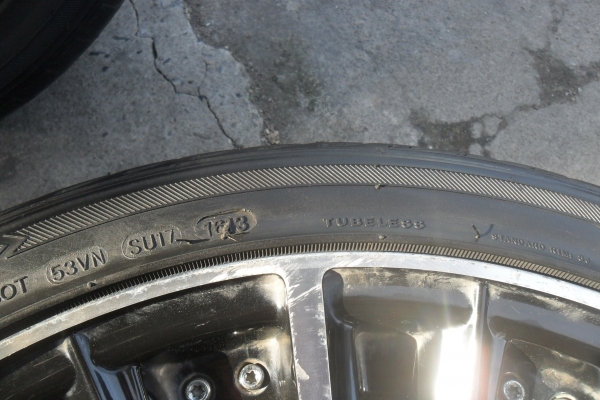 ล้อแม็ก18นิ้ว5รู114 พร้อมยาง สวยๆ 4 ล้อ ราคา 7900 บาท