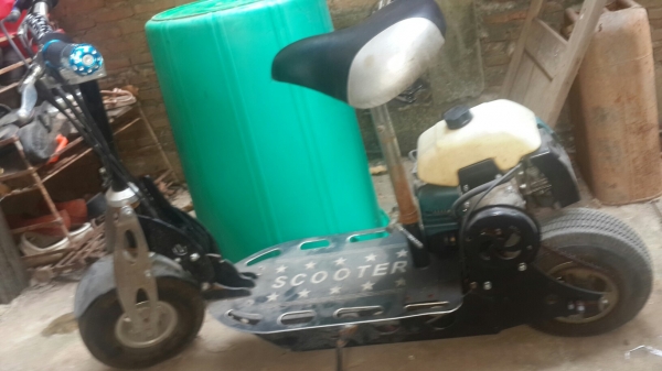 สกุ๊ดเตอร์ติดเครื่องยนต์เล็ก สกุ๊ดเตอร์ติดเครื่องยนต์เล็ก