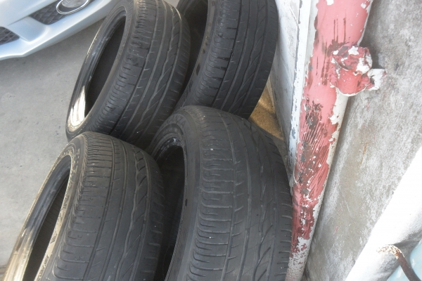 ยาง บริสโตน 205/55R16ปี11 รันแฟส สวยๆ 4 เส้น ราคา 4000 บาท