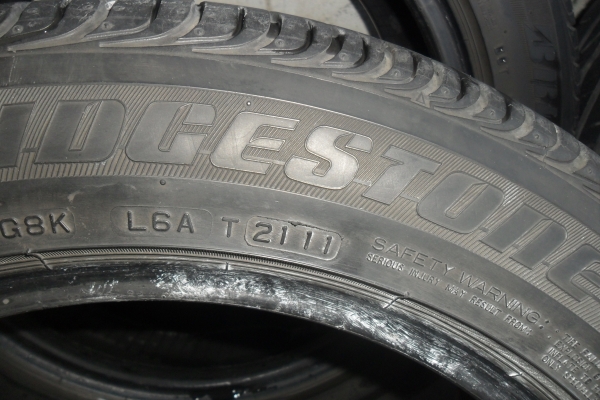 ยาง บริสโตน 205/55R16ปี11 รันแฟส สวยๆ 4 เส้น ราคา 4000 บาท
