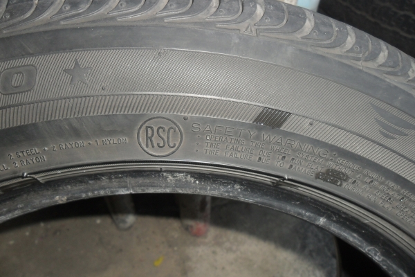 ยาง บริสโตน 205/55R16ปี11 รันแฟส สวยๆ 4 เส้น ราคา 4000 บาท