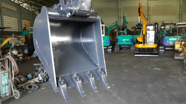 ขาย รถขุด KOMATSU รุ่น PC30FR มือสองญี่ปุ่น แทร็กเหล็ก สลักแน่น ทั้งคัน ท้ายกลม คล่องตัว มือถือ/LINE ID: 0818753444