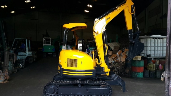 ขาย รถขุด KOMATSU รุ่น PC30FR มือสองญี่ปุ่น แทร็กเหล็ก สลักแน่น ทั้งคัน ท้ายกลม คล่องตัว มือถือ/LINE ID: 0818753444