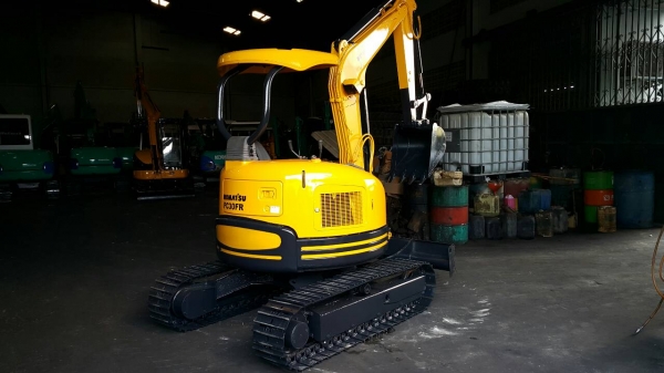 ขาย รถขุด KOMATSU รุ่น PC30FR มือสองญี่ปุ่น แทร็กเหล็ก สลักแน่น ทั้งคัน ท้ายกลม คล่องตัว มือถือ/LINE ID: 0818753444