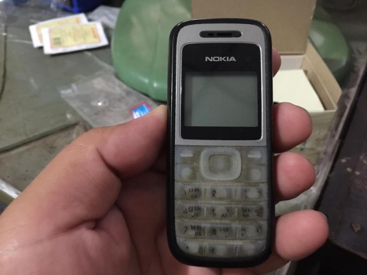 มือถือโนเกียรุ่น1200 อุปกรณ์แท้ครบกล่อง ราคาต่อรองได้ โรงเรียนบ้านคลองใหม่ ซอยคลองใหม่ ห่างทางแยกสามพราน 1 ไฟแดง สามพราน นครปฐม