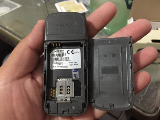 มือถือโนเกียรุ่น1200 อุปกรณ์แท้ครบกล่อง ราคาต่อรองได้ โรงเรียนบ้านคลองใหม่ ซอยคลองใหม่ ห่างทางแยกสามพราน 1 ไฟแดง สามพราน นครปฐม