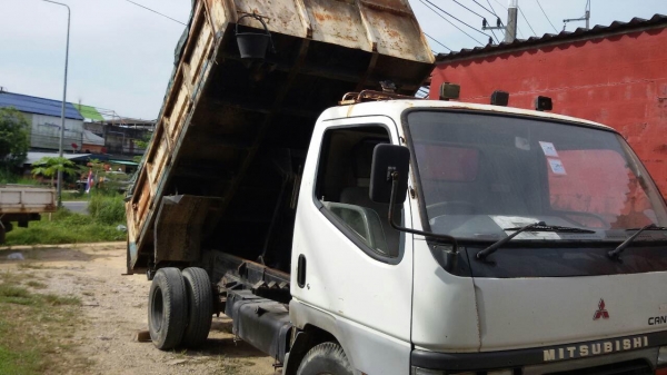 รถมิตซู 6 ล้อดั้ม 130 แรงม้า. ปี 45.   สนใจติดต่อ  081 - 6079515