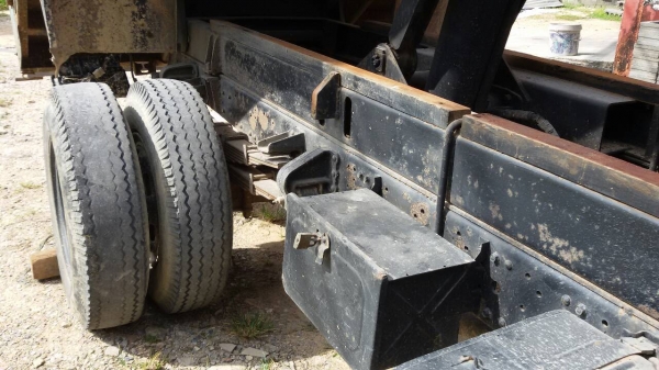 รถมิตซู 6 ล้อดั้ม 130 แรงม้า. ปี 45.   สนใจติดต่อ  081 - 6079515