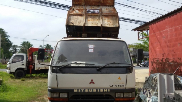 รถมิตซู 6 ล้อดั้ม 130 แรงม้า. ปี 45.   สนใจติดต่อ  081 - 6079515