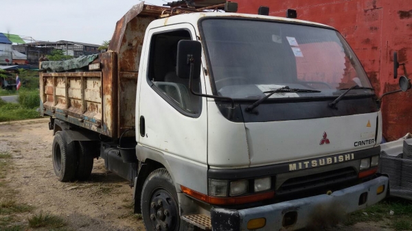 รถมิตซู 6 ล้อดั้ม 130 แรงม้า. ปี 45.   สนใจติดต่อ  081 - 6079515