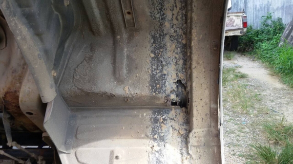 รถมิตซู 6 ล้อดั้ม 130 แรงม้า. ปี 45.   สนใจติดต่อ  081 - 6079515