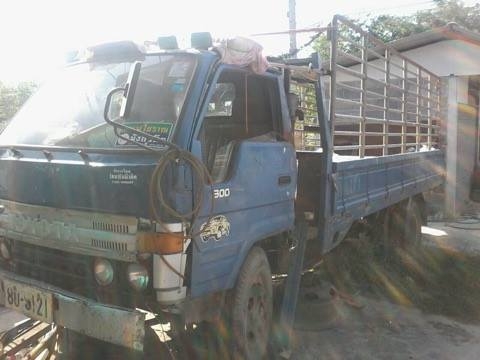 TOYOTA DYNA BU 87 หกล้อรถบ้าน ปีจดทะเบียน 2533 รถต้องซ่อมเครื่อง คัสซีสวย ยางดี สภาพโดยรวมพอใช้ ราคาถูก