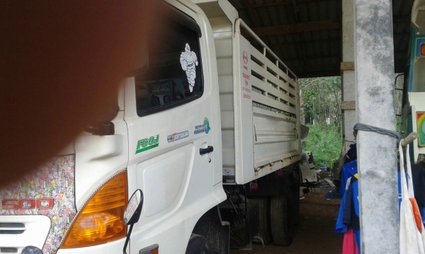 รถฮีโน่ 6 ล้อดั้ม FC9J 175 แรงม้า. ปี 54.  ( รถวิ่ง 5x,xxx กม. )    สนใจติดต่อ  081 - 6079515