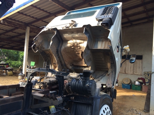 รถฮีโน่ 6 ล้อ FG8J  220 แรงม้า. ปี 49  ( รถวิ่ง 2xx,xxx กม. )    สนใจติดต่อ  081 - 6079515