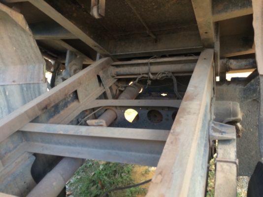 รถฮีโน่ 6 ล้อ FG8J  220 แรงม้า. ปี 49  ( รถวิ่ง 2xx,xxx กม. )    สนใจติดต่อ  081 - 6079515