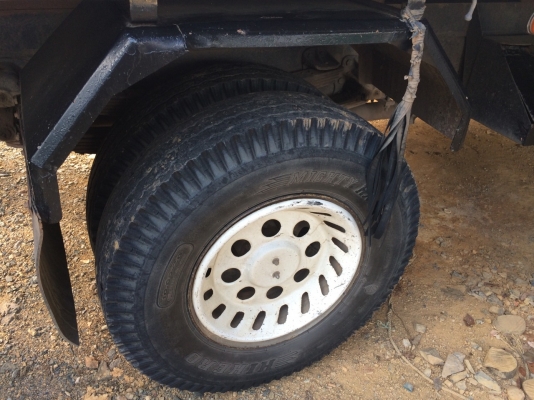 รถฮีโน่ 6 ล้อ FG8J  220 แรงม้า. ปี 49  ( รถวิ่ง 2xx,xxx กม. )    สนใจติดต่อ  081 - 6079515